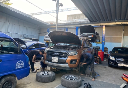 Garage Ô Tô Phan Nhật